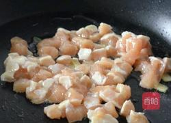豌豆炒鸡的做法图解4