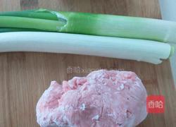 猪肉薄皮大馄饨的做法图解1