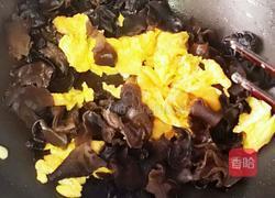 木耳炒鸡蛋的做法图解7