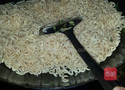 瘦肉炒面的做法图解7