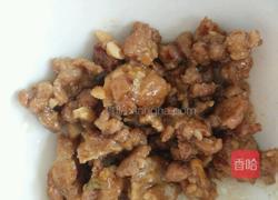 肉末豌豆的做法图解1