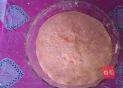 胡萝卜鸡蛋面鱼的做法图解5