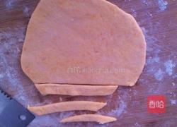 胡萝卜鸡蛋面鱼的做法图解6