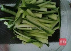 蕨根粉拌黄瓜的做法图解3