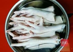 泡椒凤爪的做法图解1