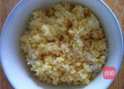 胡萝卜蛋炒饭的做法图解2