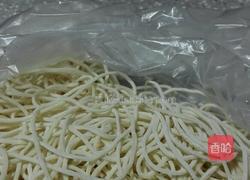 牛骨汤牛肉碎面的做法图解3
