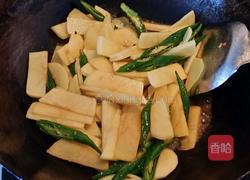 尖椒炒土豆片的做法图解4