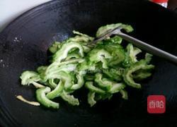苦瓜冲菜炒肉片的做法图解5
