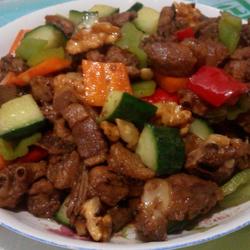 核桃干煸鸭丁的做法[图]