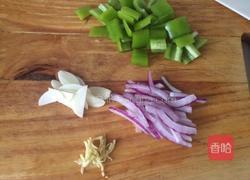 素炒小黄蘑的做法图解3