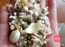 懒人粥之百合银耳莲子粥的做法图解1