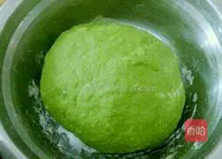 Illustration of how to make ham sausage steamed bun rolls 2