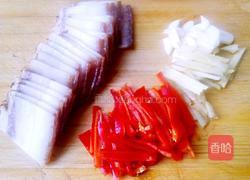 腊肉炒蒜苔的做法图解1