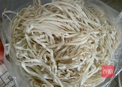 青椒肉丝面的做法图解1