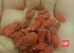 枸杞红枣生姜汤的做法图解2