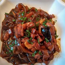 红烧肉焖宽粉的做法[图]