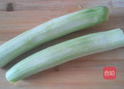 丝瓜炒鸡蛋的做法图解1