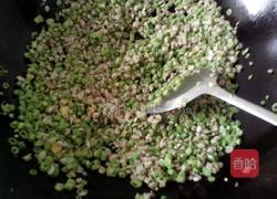 蚬肉炒豆角的做法图解8