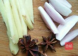 黄豆炖猪蹄的做法图解1