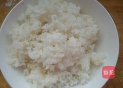 虾仁儿炒饭的做法图解1