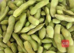 凉拌毛豆的做法图解1