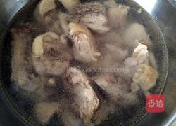 小鸡炖蘑菇的做法图解2