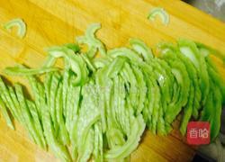 苦瓜虾仁的做法图解4