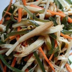 黄花菜凉拌海带丝的做法[图]