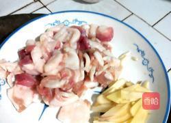 生爆黄瓜盐煎肉的做法图解1