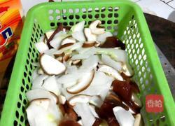 生爆黄瓜盐煎肉的做法图解2