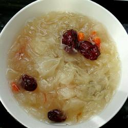 枸杞红枣银耳羹的做法[图]