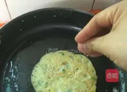Illustration of making egg pancake with chives and bean dregs 5