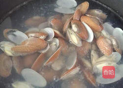 爆炒花甲的做法图解1