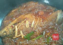 老干妈烧武昌鱼的做法图解4