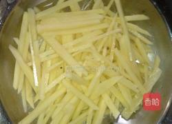酥炸土豆条的做法图解1