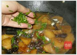 土豆顿牛肉的做法图解3