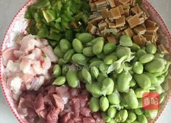 毛豆米炒肉丁的做法图解1