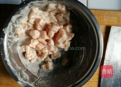 玉米鸡丁的做法图解1