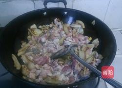 灯笼椒炒肉的做法图解2