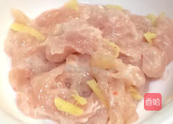 虫草花炒鸡肉丝的做法图解2