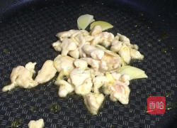 虫草花炒鸡肉丝的做法图解4