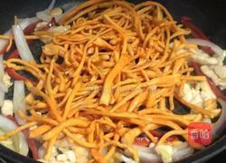 虫草花炒鸡肉丝的做法图解6