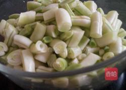 豆角炖肉的做法图解1