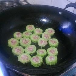苦瓜酿肉的做法[图]