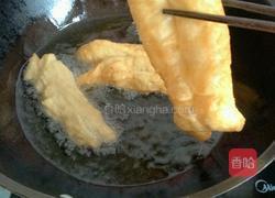 炸油条的做法图解6