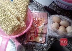 培根鸡蛋面的做法图解1