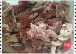 筋头炖土豆的做法图解1