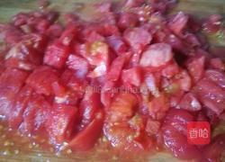 西红柿炒鸡蛋火腿肠的做法图解2