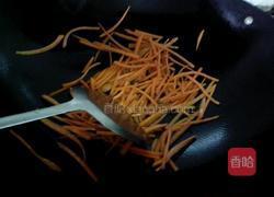 木耳胡萝卜炒白菜的做法图解2